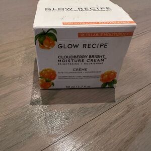 Glow Recipe Cloudberry Bright Moisture Cream - White and Orange Packaging